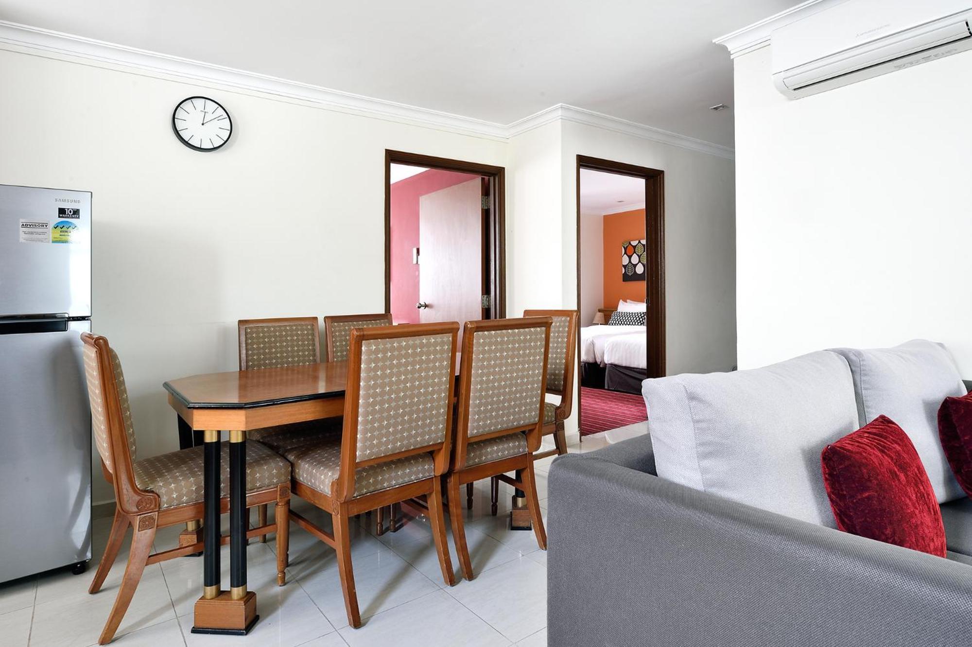 The Assembly Place At Stevens, Service Residences Singapur